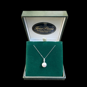 9ct white gold Pearl pendant