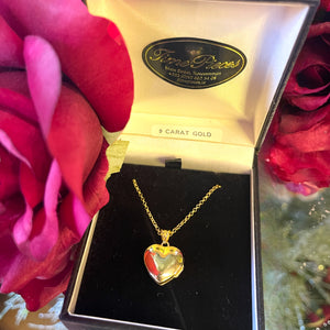 9ct gold heart locket and chain