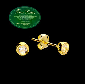 9ct gold stud earrings