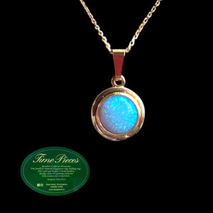 9ct gold opal pendant