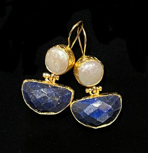 Lapis lazuli and Pearl gold earring